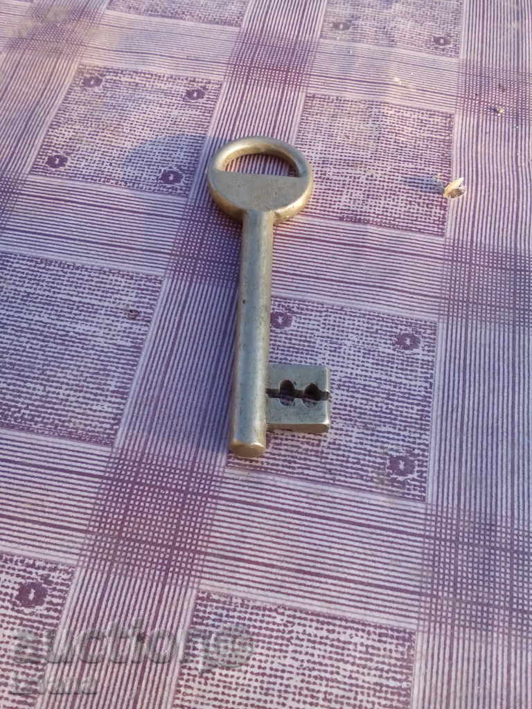 Licitație cheie de bronz antice