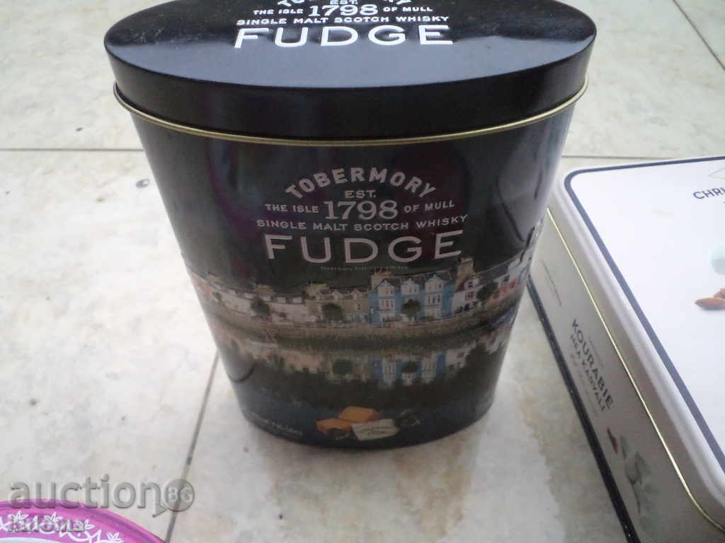 Auction 5 metal boxes Auction 5 metal boxes