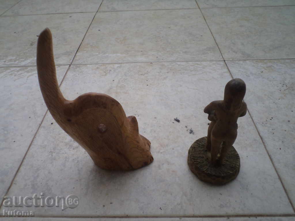 Delivery of 2 wooden statuettes Delivery of 2 wooden statuettes