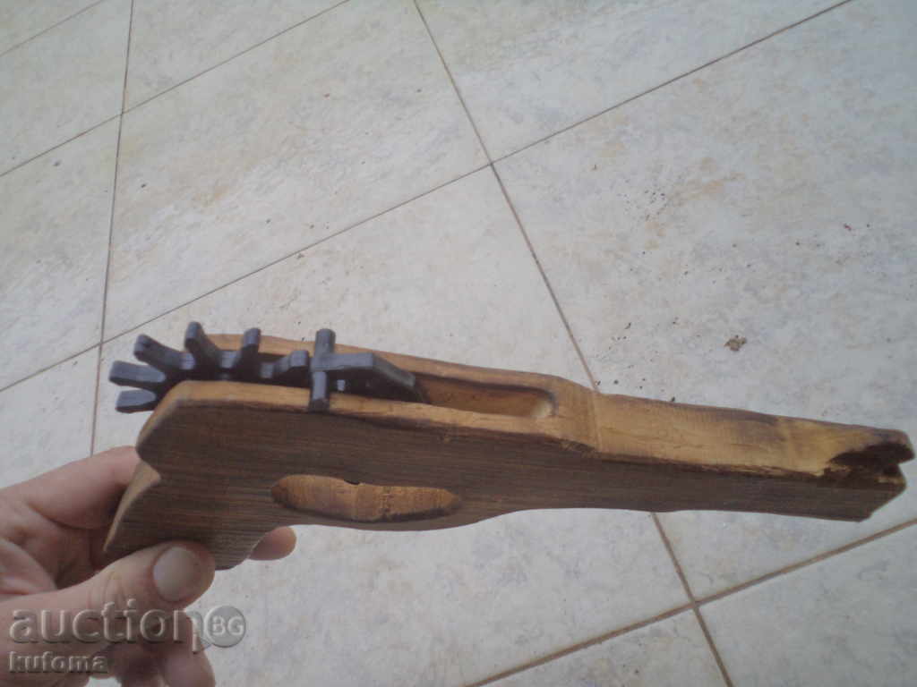 Auction Wooden pistol Auction Wooden pistol