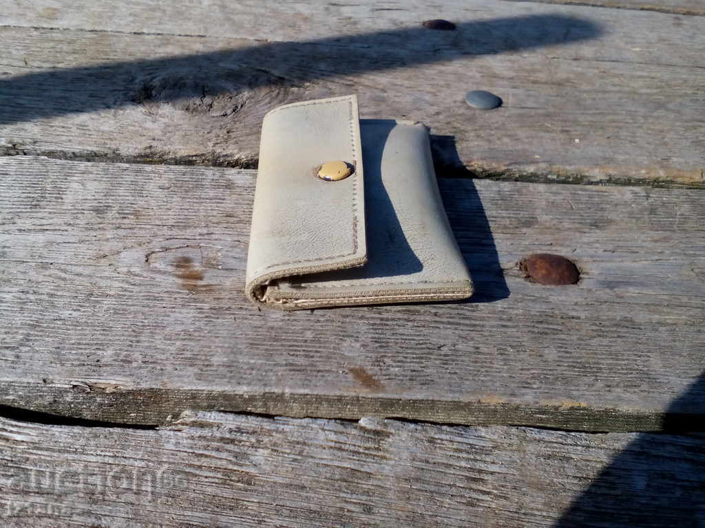 Portofel din piele cu preț 6.00 BGN | € 3.07