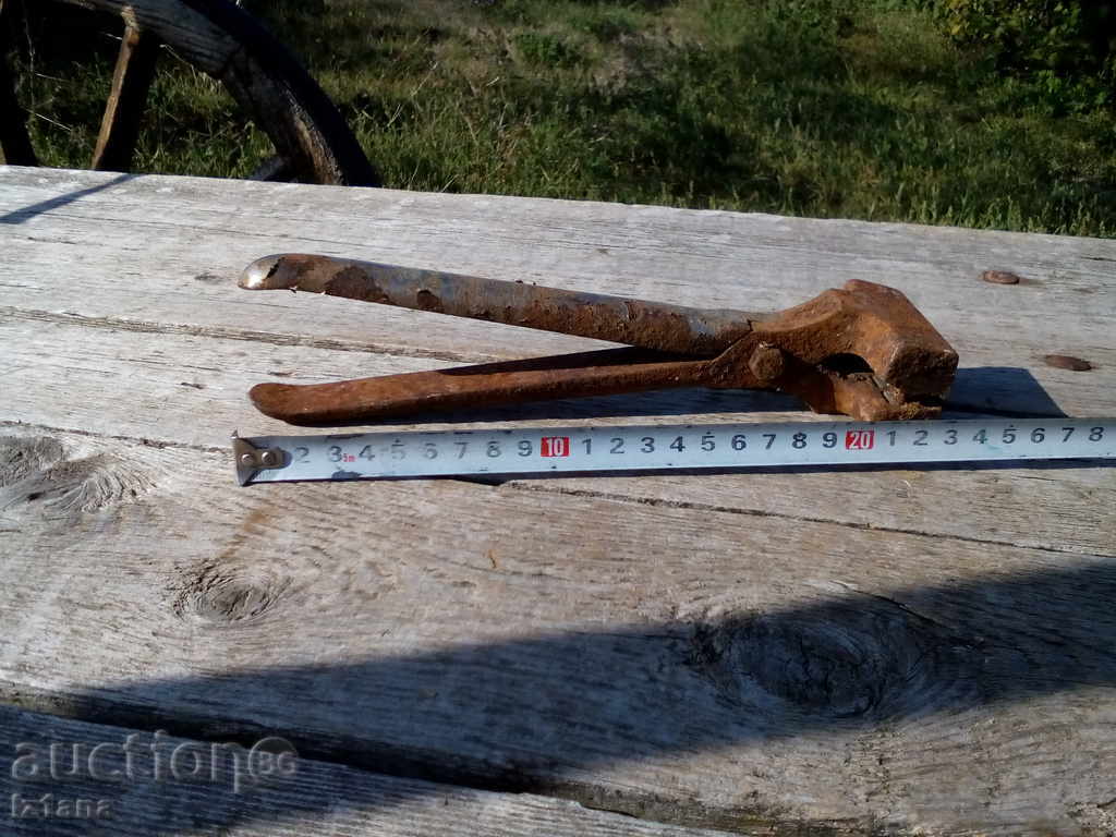 Auction  Old pliers