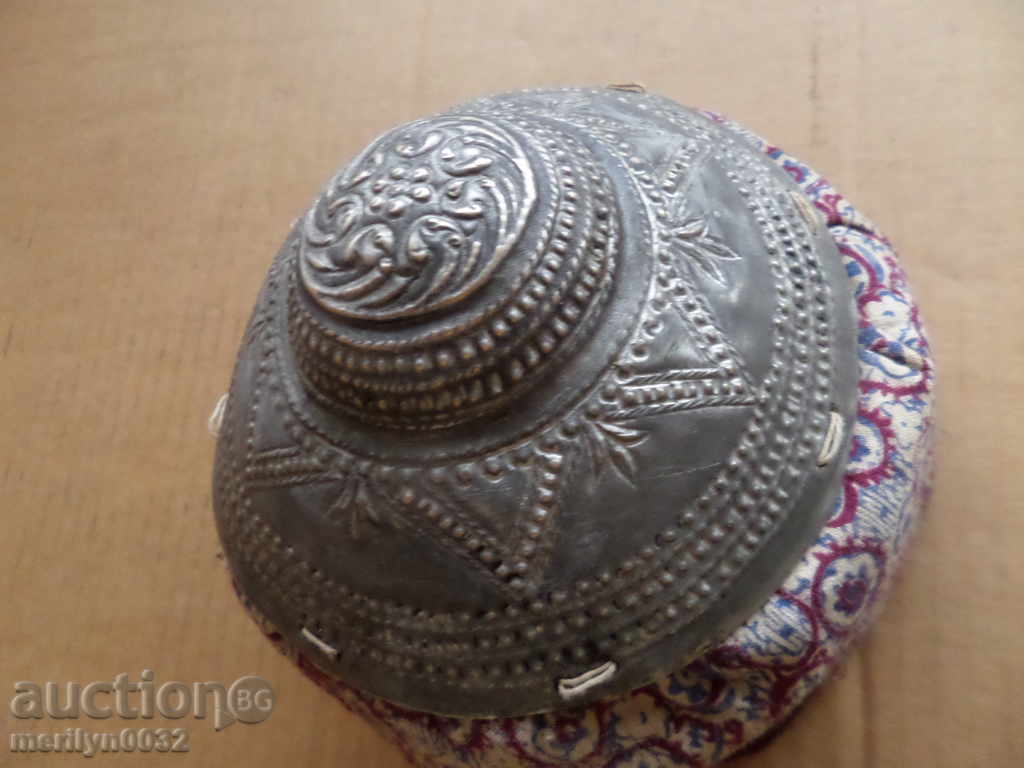 Auction  Hook with a piece of silver made of a piece of costume