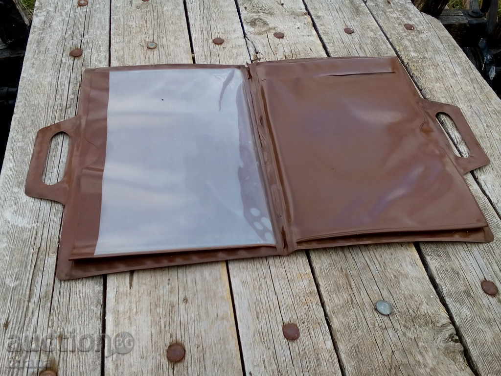 Delivery of Leather Folder Delivery of Leather Folder
