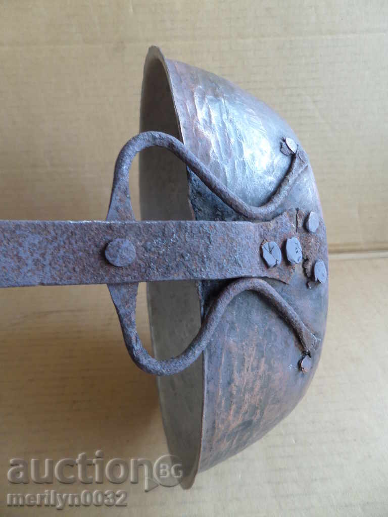 An old copper pan, a baker, a tray, a copper pot - 7 An old copper pan, a baker, a tray, a copper pot - 7