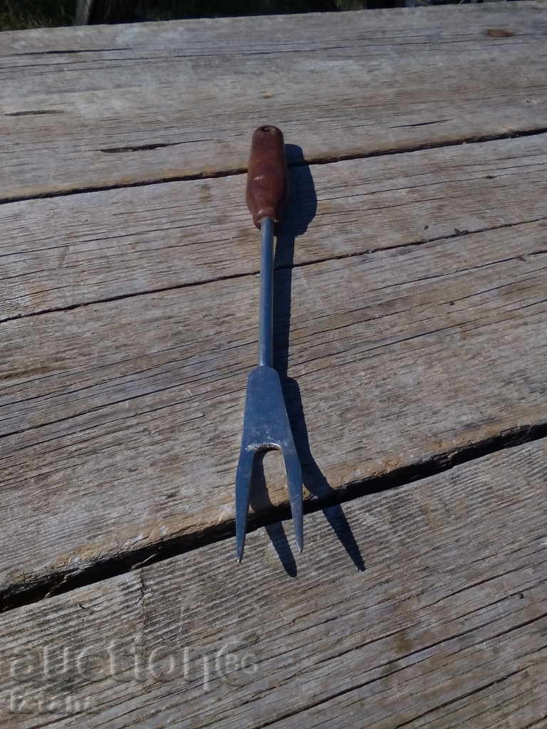 Готварска вилица с цена 7.00 лв. | € 3.58 Готварска вилица с цена 7.00 лв. | € 3.58