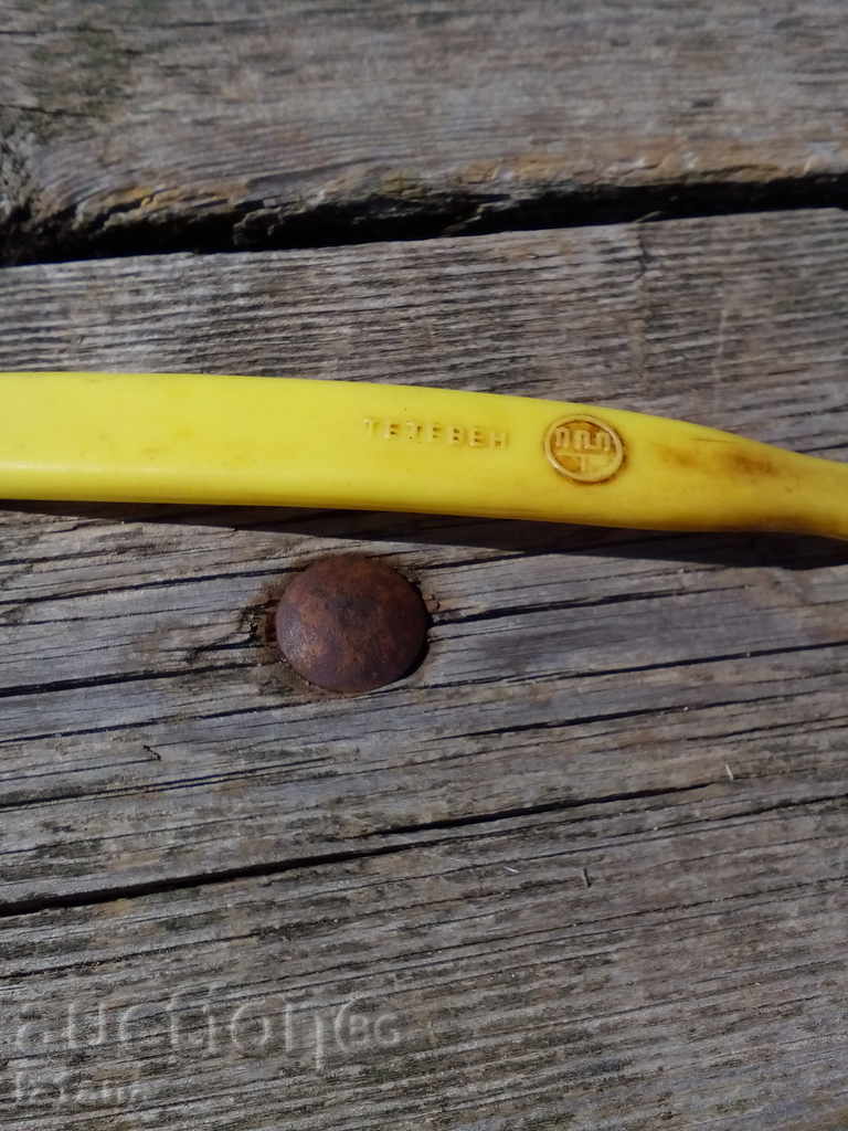 Shoe paint brush with price 6.00 BGN | € 3.07 Shoe paint brush with price 6.00 BGN | € 3.07