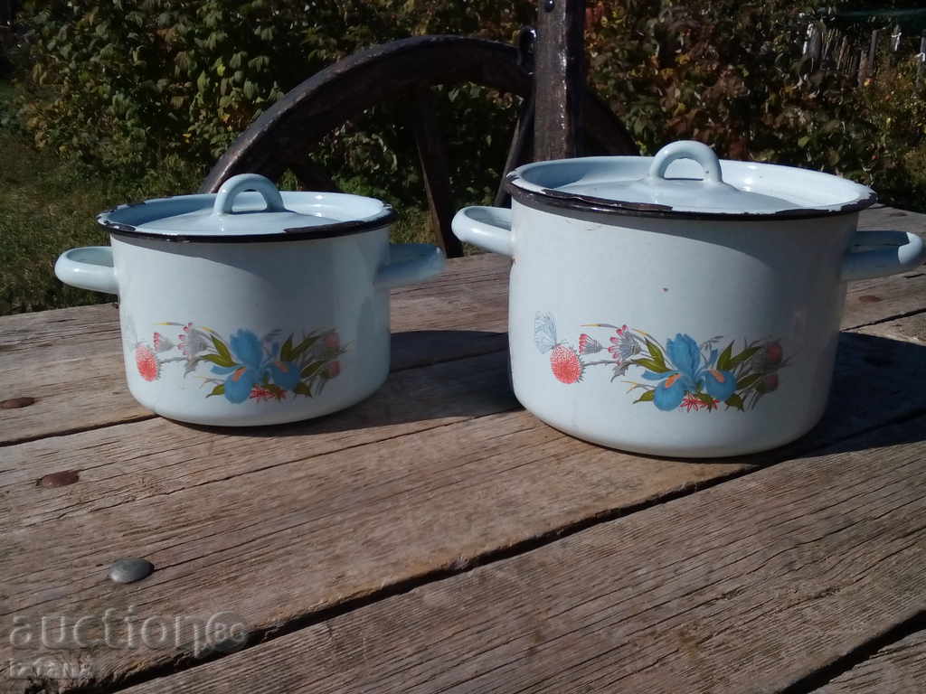 Enamelled pot, pots Enamelled pot, pots