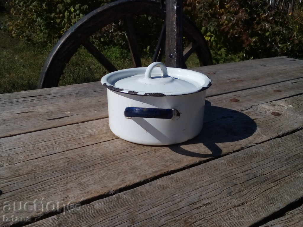 εμαγιέ κατσαρόλα με τιμή 14.00 BGN | € 7.16 εμαγιέ κατσαρόλα με τιμή 14.00 BGN | € 7.16