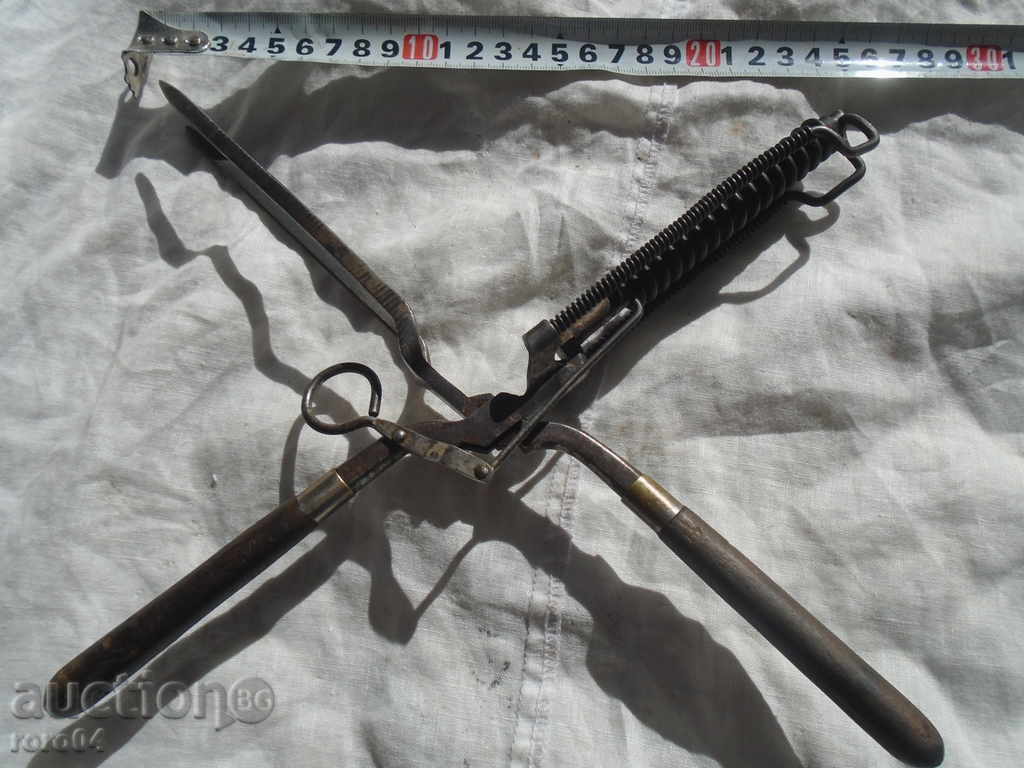 UNIQUE GERMAN HAIR MASK "TANGO" - D.R.G.M. - WW II - 5 UNIQUE GERMAN HAIR MASK "TANGO" - D.R.G.M. - WW II - 5