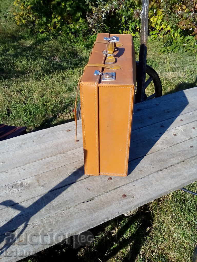 Delivery of Suitcase Delivery of Suitcase