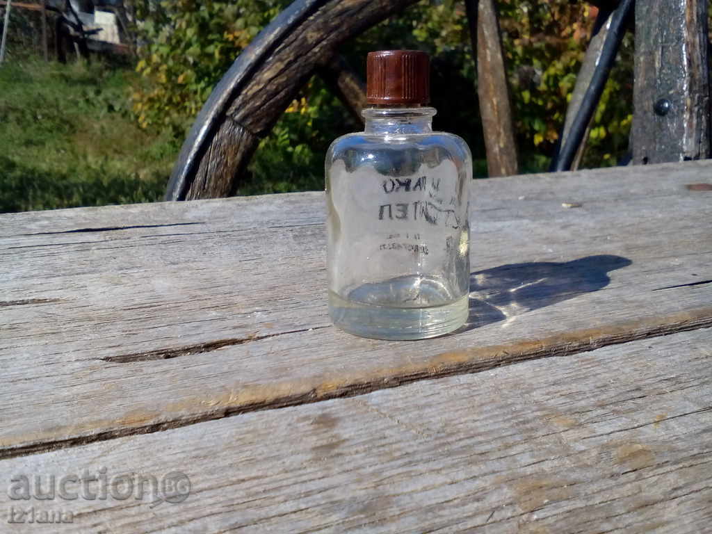 Delivery of Bottle Nail Polish Remover Delivery of Bottle Nail Polish Remover