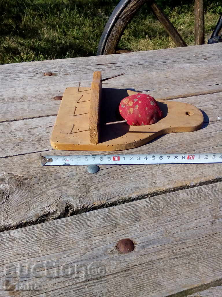 Auction Antique Needle Case Auction Antique Needle Case