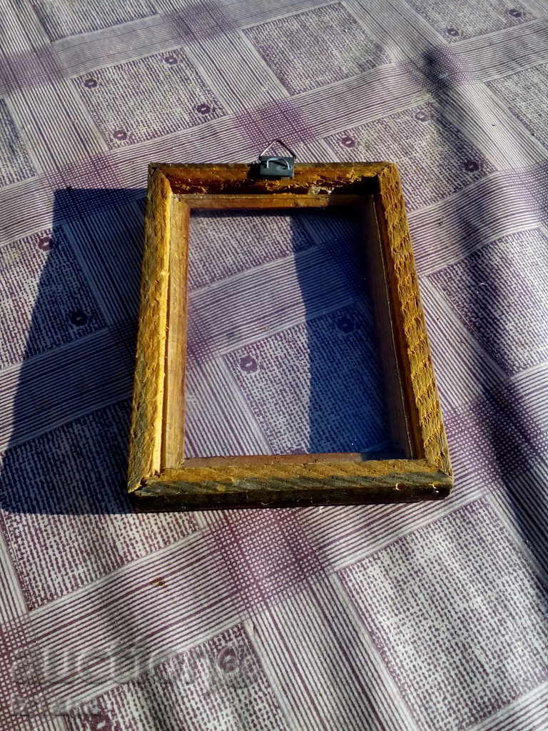 Auction An old photo frame Auction An old photo frame