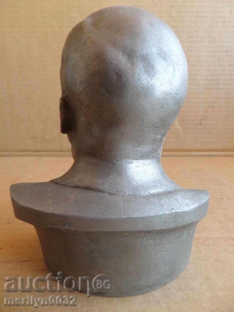 Aluminum bust Lenin figure plastic statuette sculpture with price 249.00 BGN | € 127.31 Aluminum bust Lenin figure plastic statuette sculpture with price 249.00 BGN | € 127.31