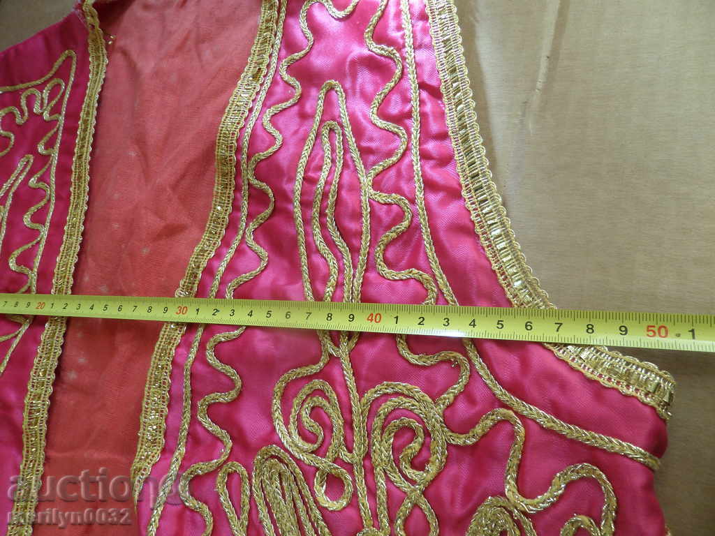 An old tunic, an electric costume, a costume, a shirt, an apron - 6 An old tunic, an electric costume, a costume, a shirt, an apron - 6