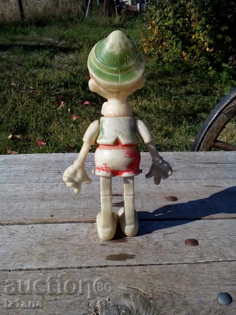 Auction A toy, a Bullina puppet Auction A toy, a Bullina puppet