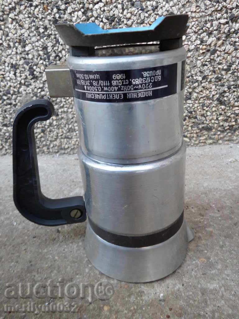 An old electric coffee maker with price 26.00 BGN | € 13.29 An old electric coffee maker with price 26.00 BGN | € 13.29