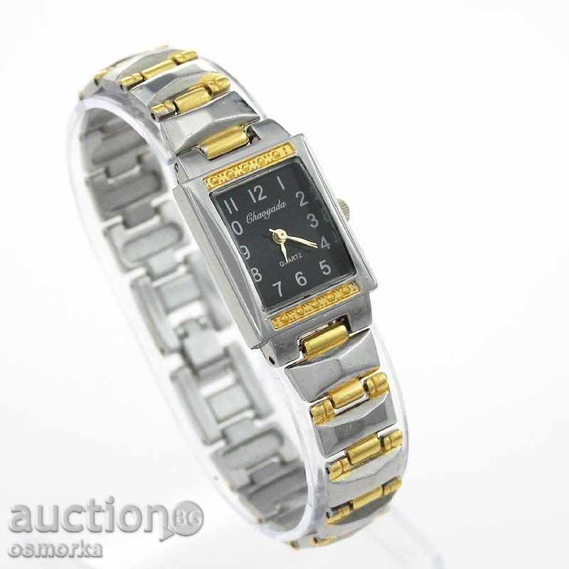 Нов дамски часовник с верижка бяло и жълто с черен циферблат