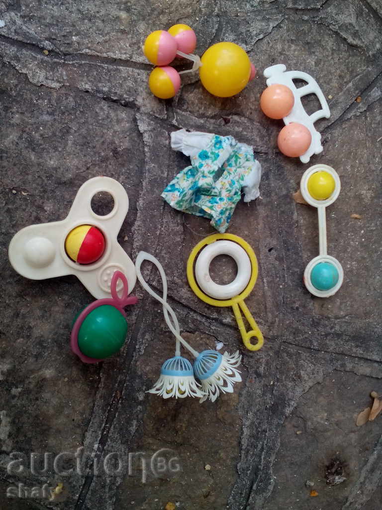 Old baby trinkets. with price 10.00 BGN | € 5.11 Old baby trinkets. with price 10.00 BGN | € 5.11
