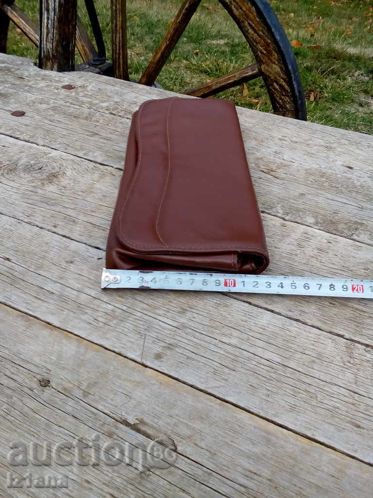 Delivery of Ladies leather bag Delivery of Ladies leather bag