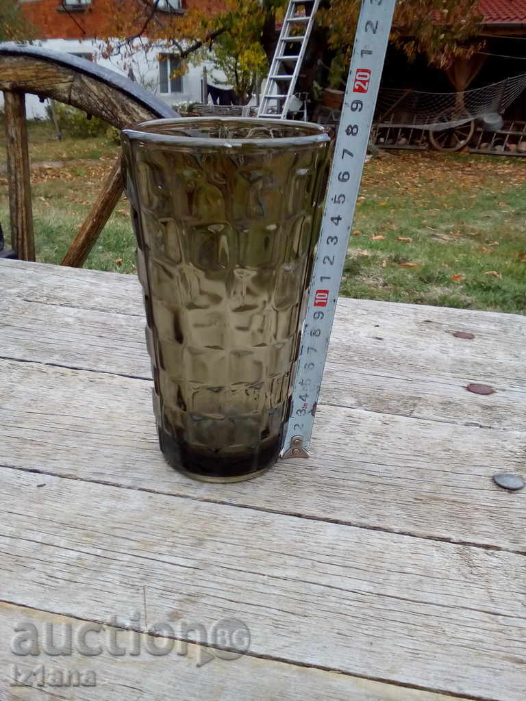 Glass vase with price 10.00 BGN | € 5.11 Glass vase with price 10.00 BGN | € 5.11