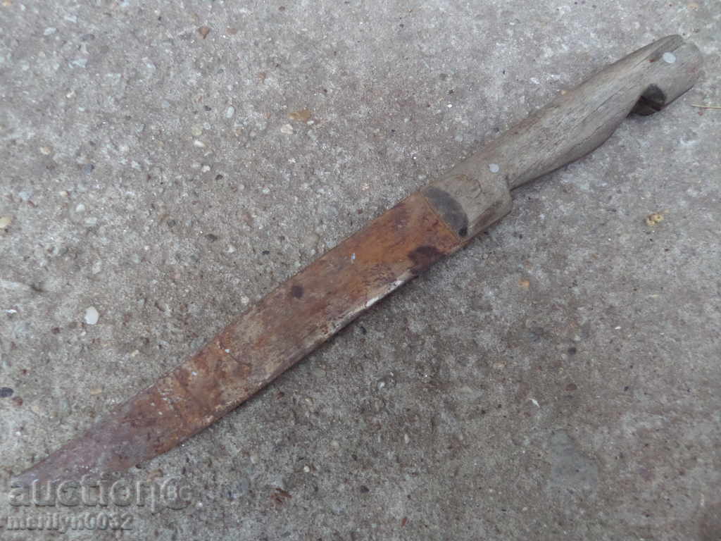 Delivery of Old butcher knife with engraved caracoula, sheep blade Delivery of Old butcher knife with engraved caracoula, sheep blade