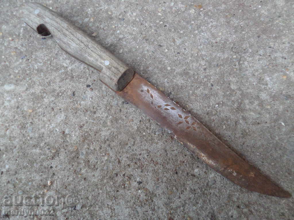 Стар касапски нож с гравюри каракулак, овчарско острие
