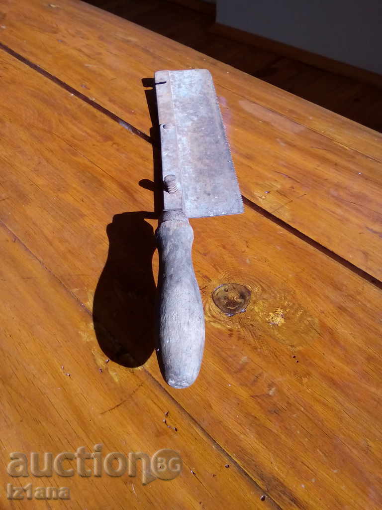 An old saw, a saw with price 14.00 BGN | € 7.16