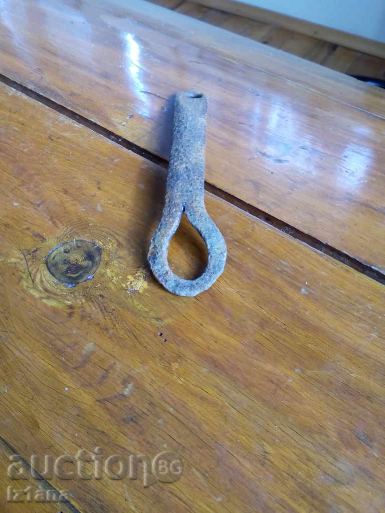 Delivery of Ancient latch Delivery of Ancient latch