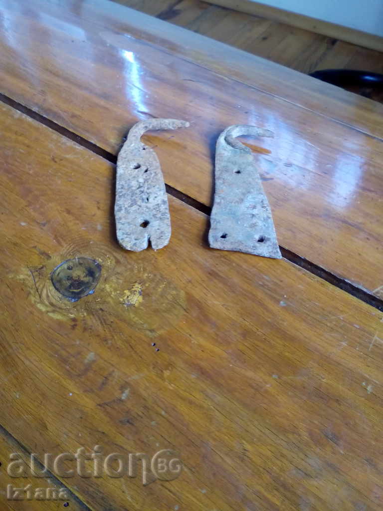 Ancient hinges with price 10.00 BGN | € 5.11