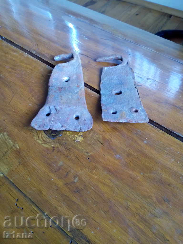 Ancient hinges with price 12.00 BGN | € 6.14 Ancient hinges with price 12.00 BGN | € 6.14