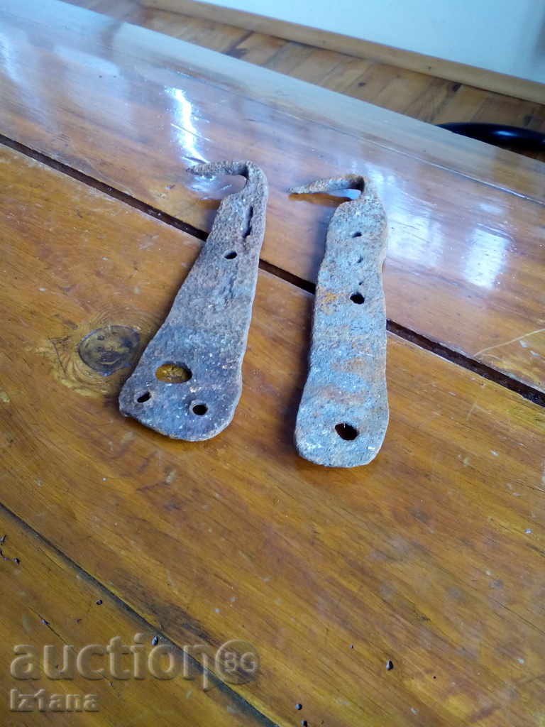 Ancient hinges with price 15.00 BGN | € 7.67 Ancient hinges with price 15.00 BGN | € 7.67