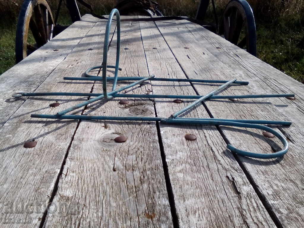 Delivery of Pot holder, flower Delivery of Pot holder, flower