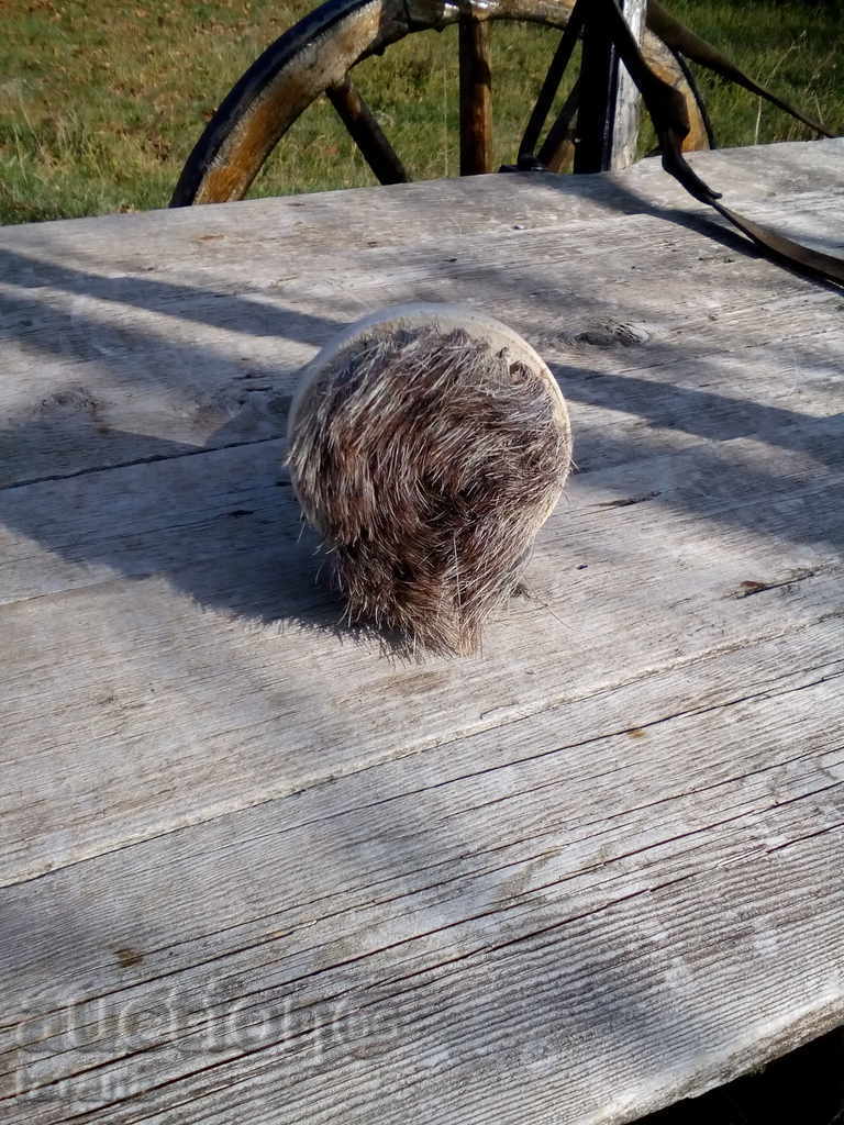 Brush, baconard with price 4.00 BGN | € 2.05