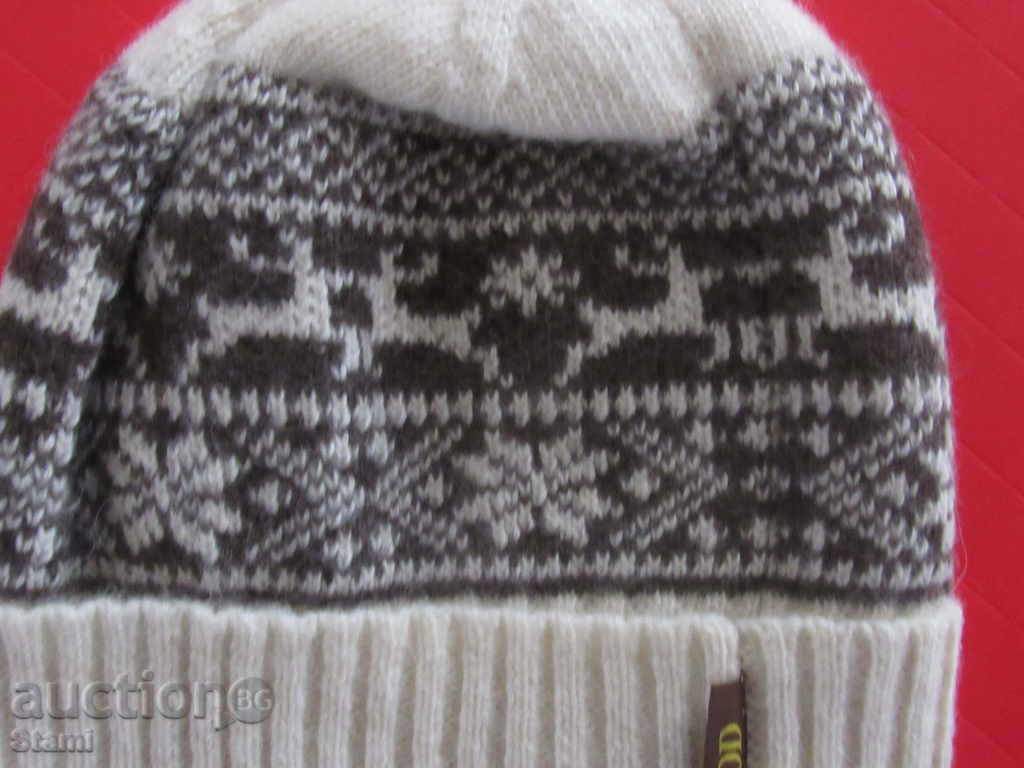 Delivery of Lovely machine-knit baby hat, Mongolia Delivery of Lovely machine-knit baby hat, Mongolia