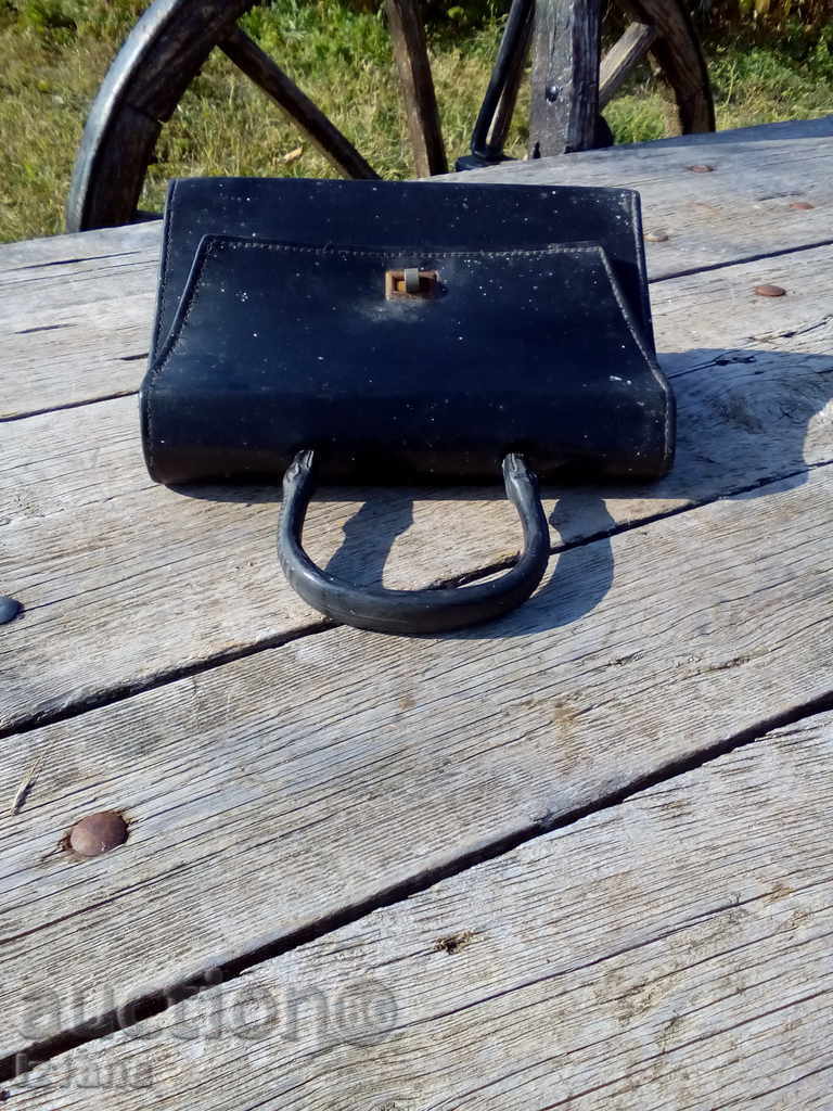 An antique leather luggage bag - 5 An antique leather luggage bag - 5