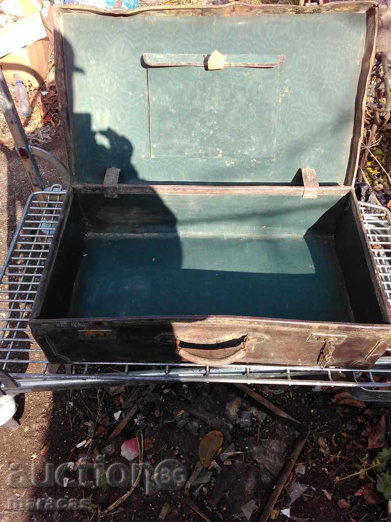 Licitație Geanta veche din piele originala, piele groasa Licitație Geanta veche din piele originala, piele groasa