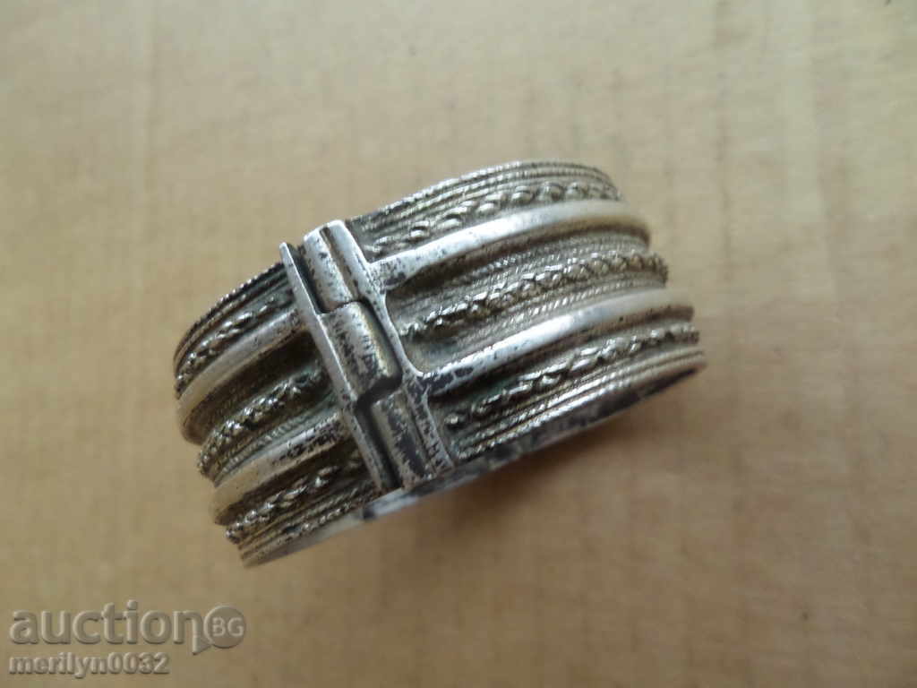 Delivery of Revival silver bracelet with silver pin ornament jewelry costume Delivery of Revival silver bracelet with silver pin ornament jewelry costume