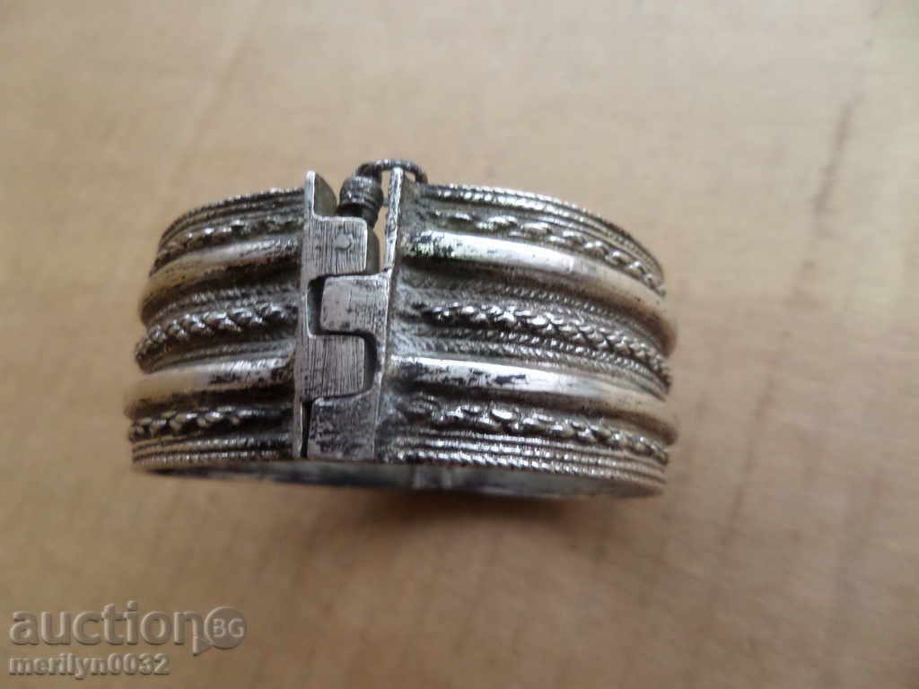 Revival silver bracelet with silver pin ornament jewelry costume Revival silver bracelet with silver pin ornament jewelry costume