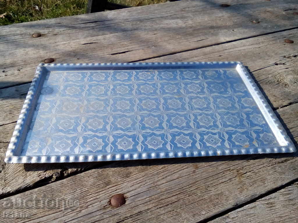 Δημοπρασία Δίσκος αλουμινίου με στολίδια Δημοπρασία Δίσκος αλουμινίου με στολίδια