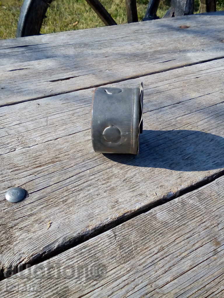 An old contact, a rosette with price 6.00 BGN | € 3.07 An old contact, a rosette with price 6.00 BGN | € 3.07