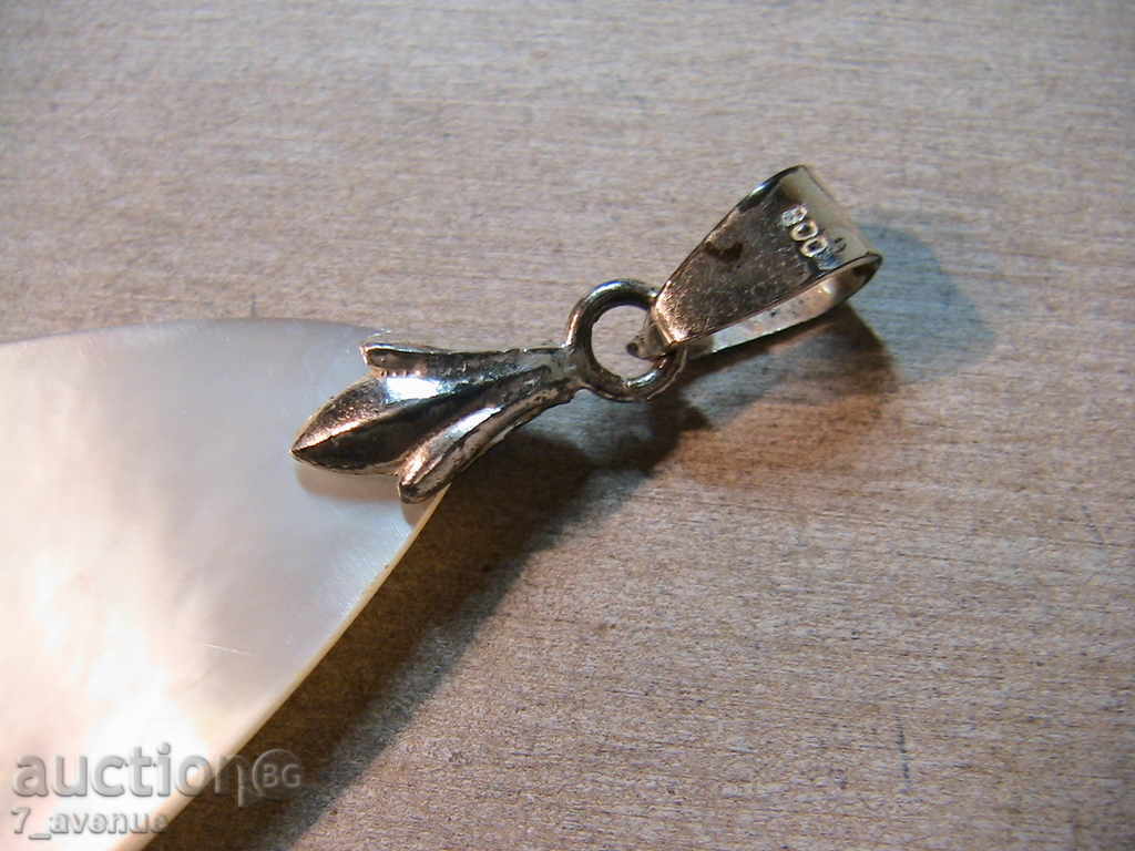 Auction Very beautiful big mother-of-pearl medallion on the ring printing 800 Auction Very beautiful big mother-of-pearl medallion on the ring printing 800