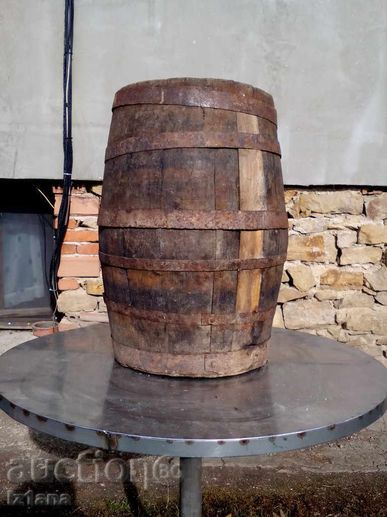 Auction An old barrel Auction An old barrel