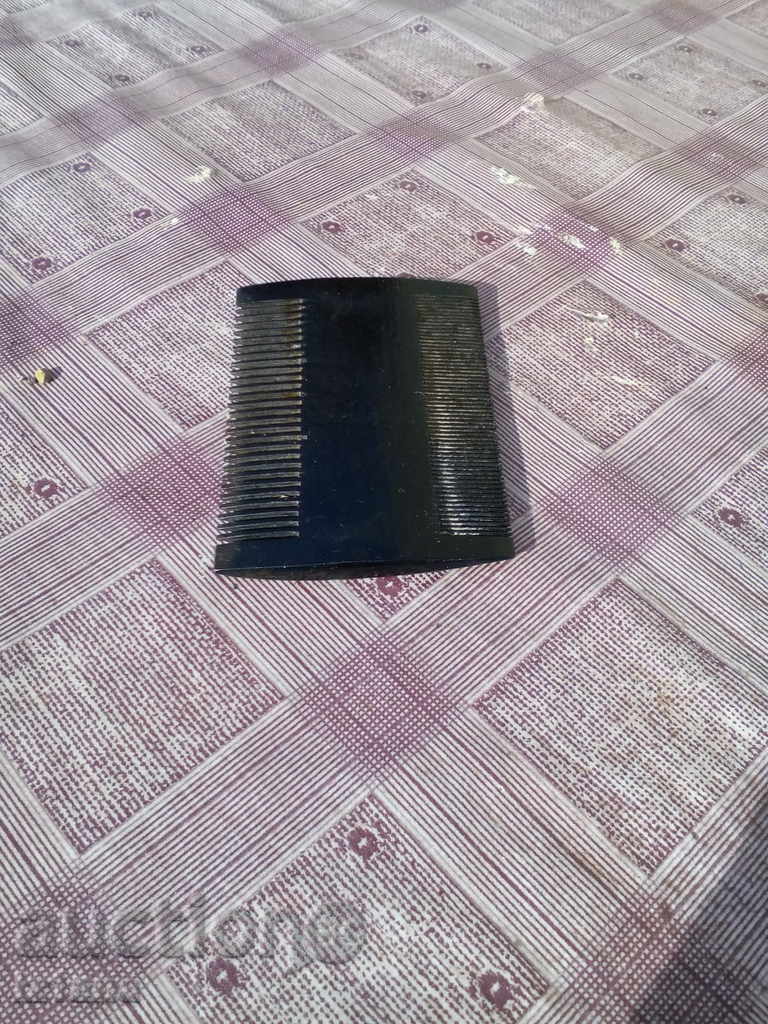 Old comb, comb with price 6.00 BGN | € 3.07 Old comb, comb with price 6.00 BGN | € 3.07