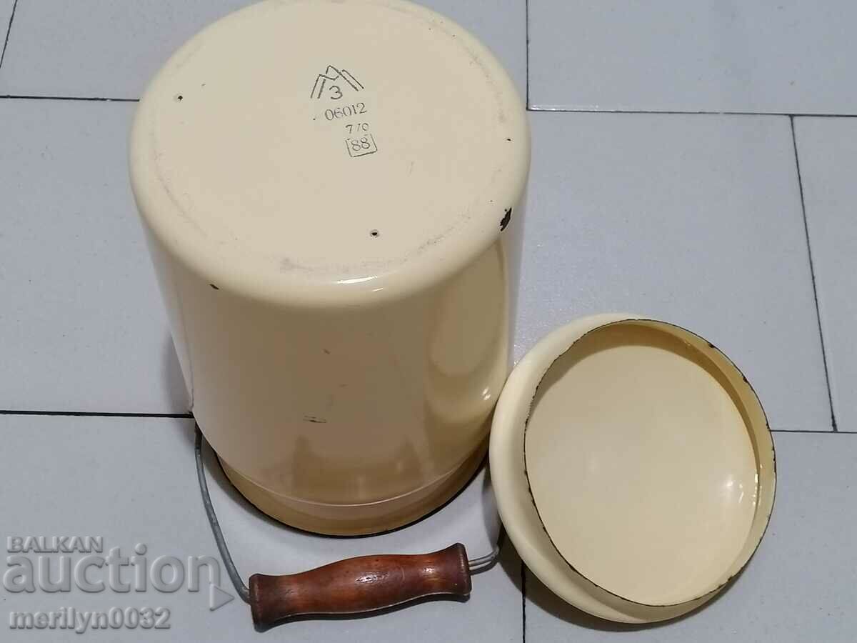 Delivery of Sauce pot with handle, enameled bowl, enamel, bucket pot Delivery of Sauce pot with handle, enameled bowl, enamel, bucket pot