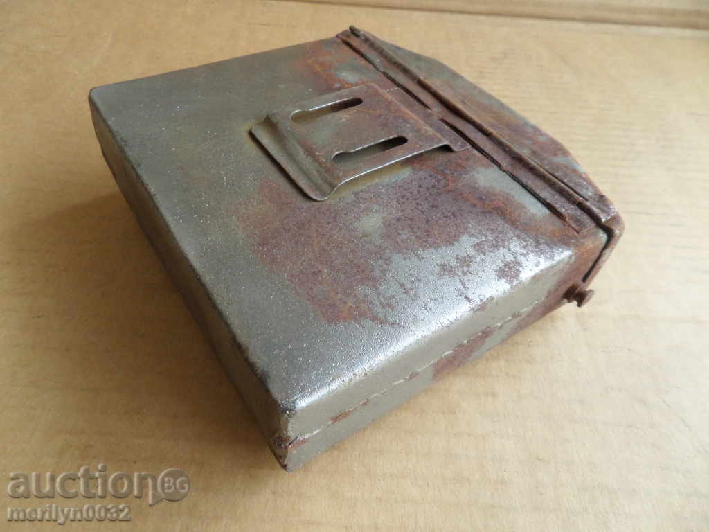 Στρατού μπαταρία μεταλλικό κουτί κουτί φυσιγγίων WW2 - 7 Στρατού μπαταρία μεταλλικό κουτί κουτί φυσιγγίων WW2 - 7