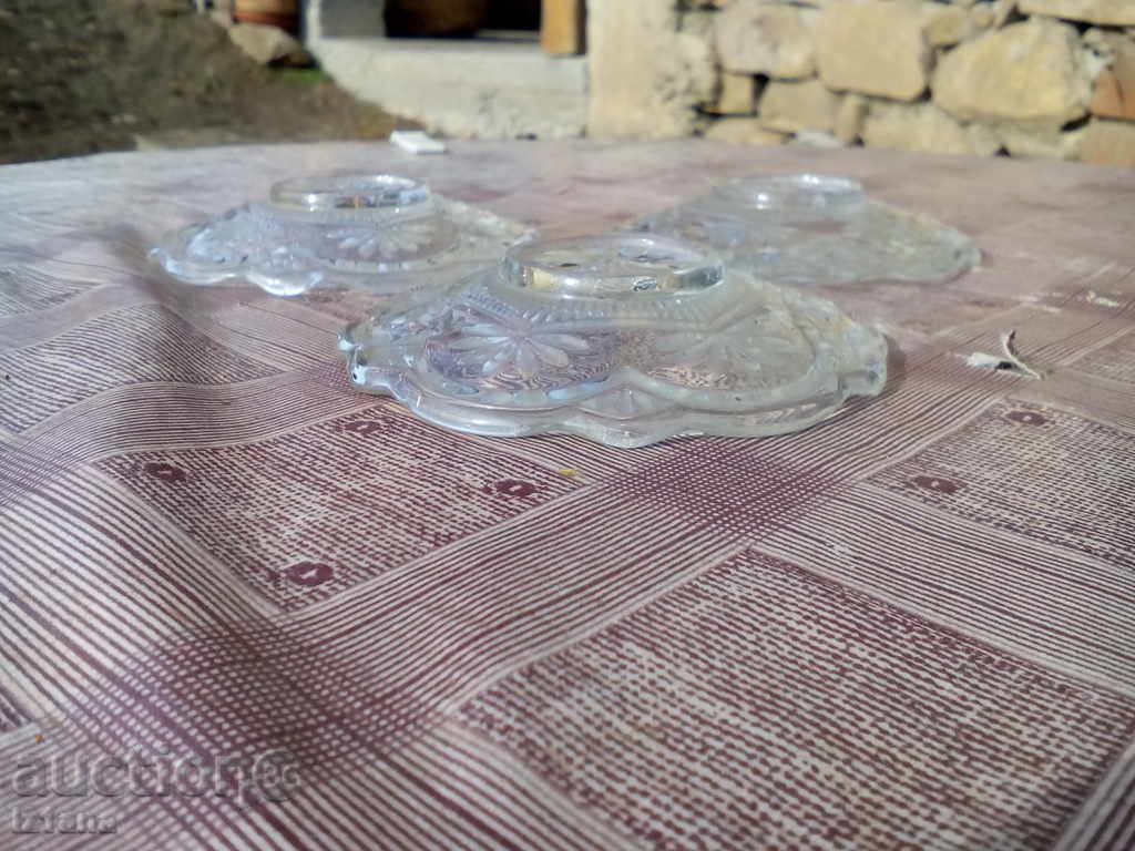 Auction saucer, saucer, plate Auction saucer, saucer, plate