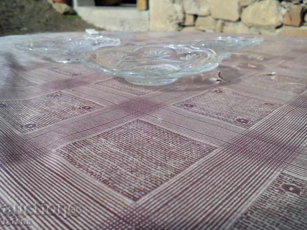 Delivery of saucer, saucer, plate Delivery of saucer, saucer, plate