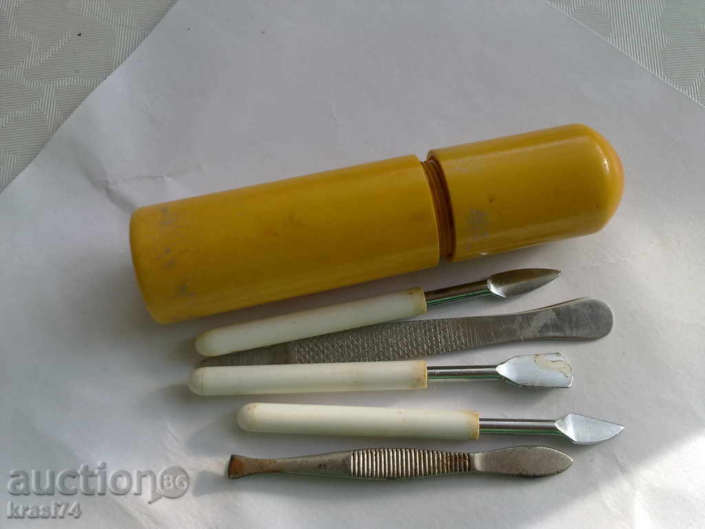 Manicure kit with price 8.00 BGN | € 4.09 Manicure kit with price 8.00 BGN | € 4.09